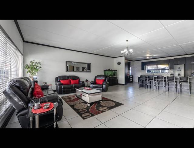 4 BEDROOM HOUSE FOR SALE IN CHRISMAR